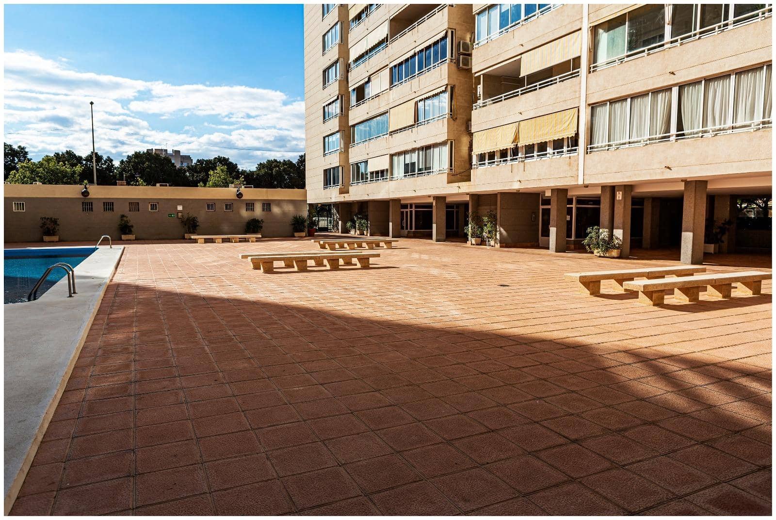 2 bedroom Flat for rent in Alicante / Alacant city with pool garage - € 1,300 (Ref: 9701719)