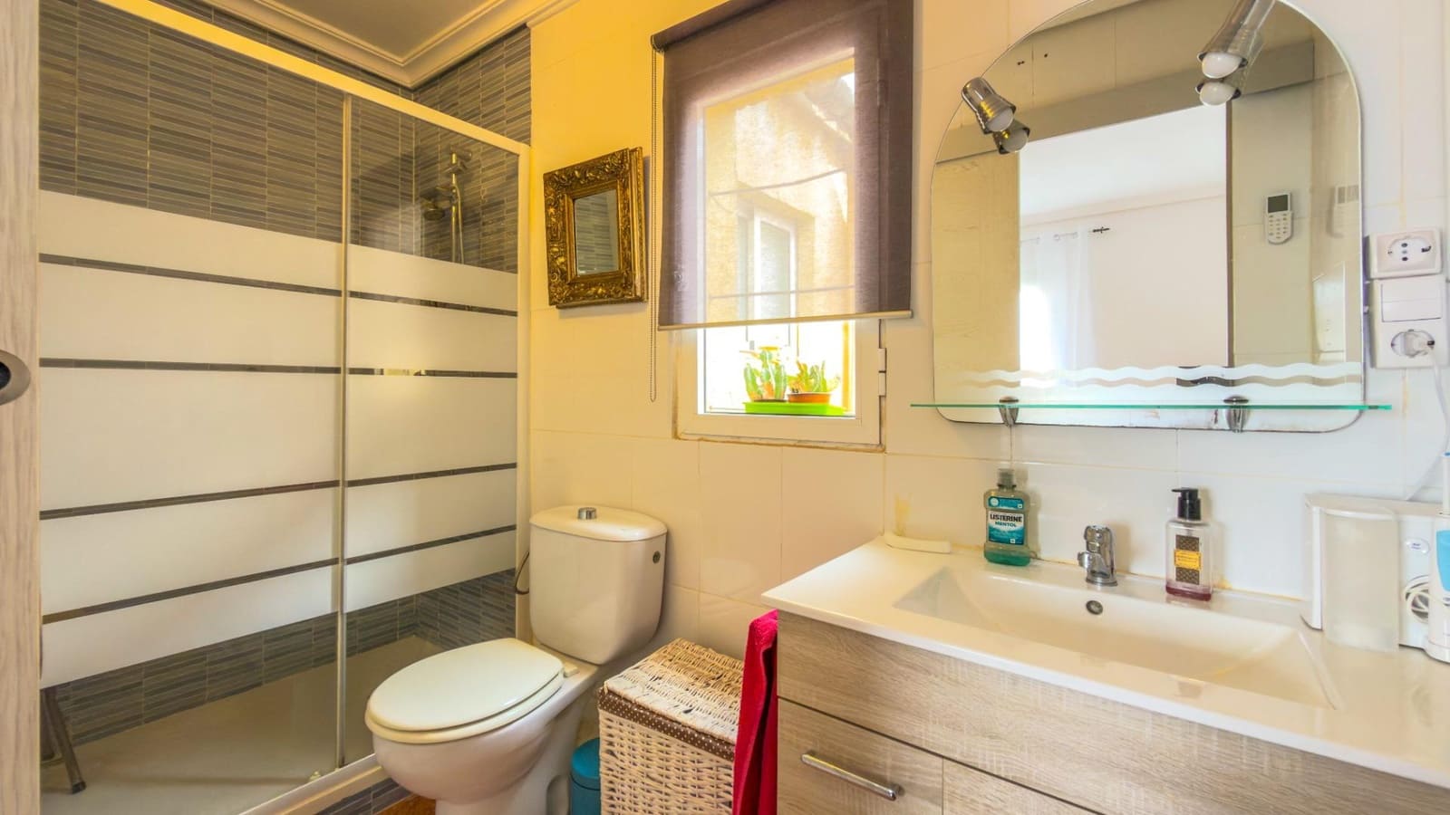 3 bedroom Penthouse for sale in Alicante / Alacant city - € 120,000 (Ref: 9712081)