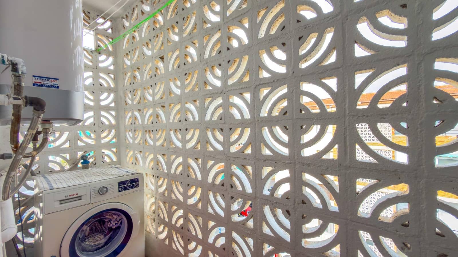 3 bedroom Penthouse for sale in Alicante / Alacant city - € 120,000 (Ref: 9712081)