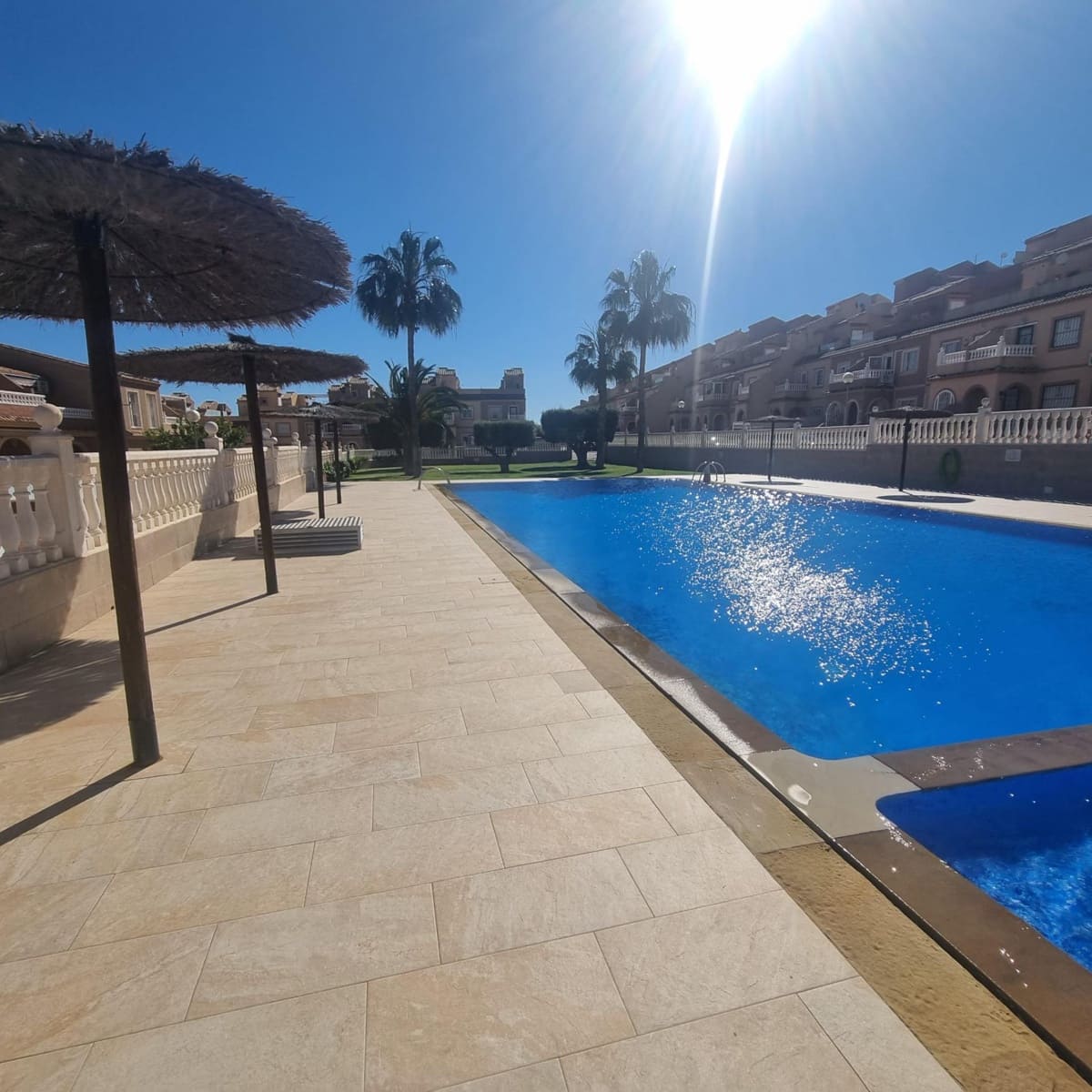 3 quarto Moradia em Banda para arrendar em Gran Alacant com piscina - 995 € (Ref: 9720052)