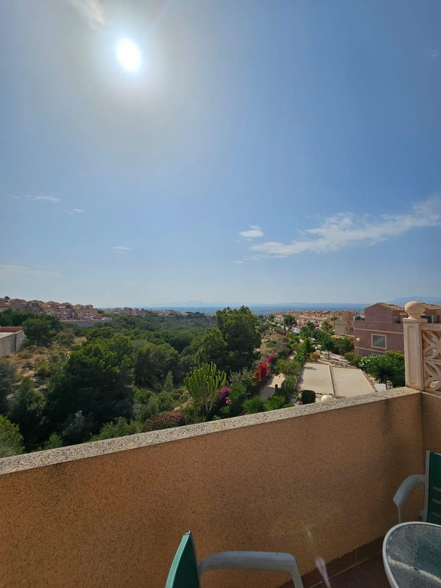 3 sovrum Radhus att hyra i Gran Alacant med pool - 1 200 € (Ref: 9720052)