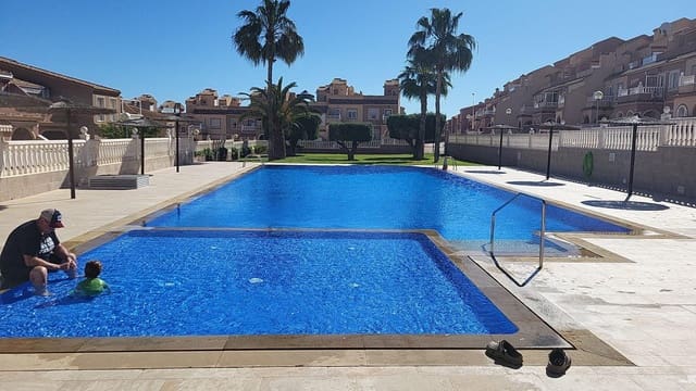 3 makuuhuone Rivitalo vuokrattavana paikassa Gran Alacant, Santa Pola mukana uima-altaan - 1 200 € (Ref: 9720052)