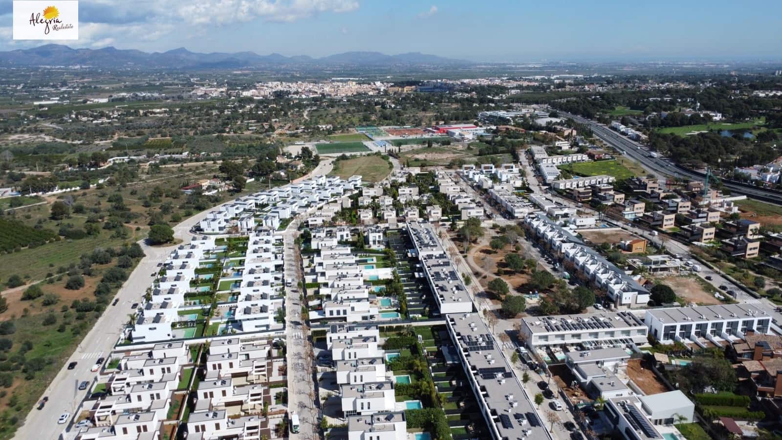 4 Zimmer Villa zu verkaufen in Betera mit Pool Garage - 800.000 € (Ref: 9741837)