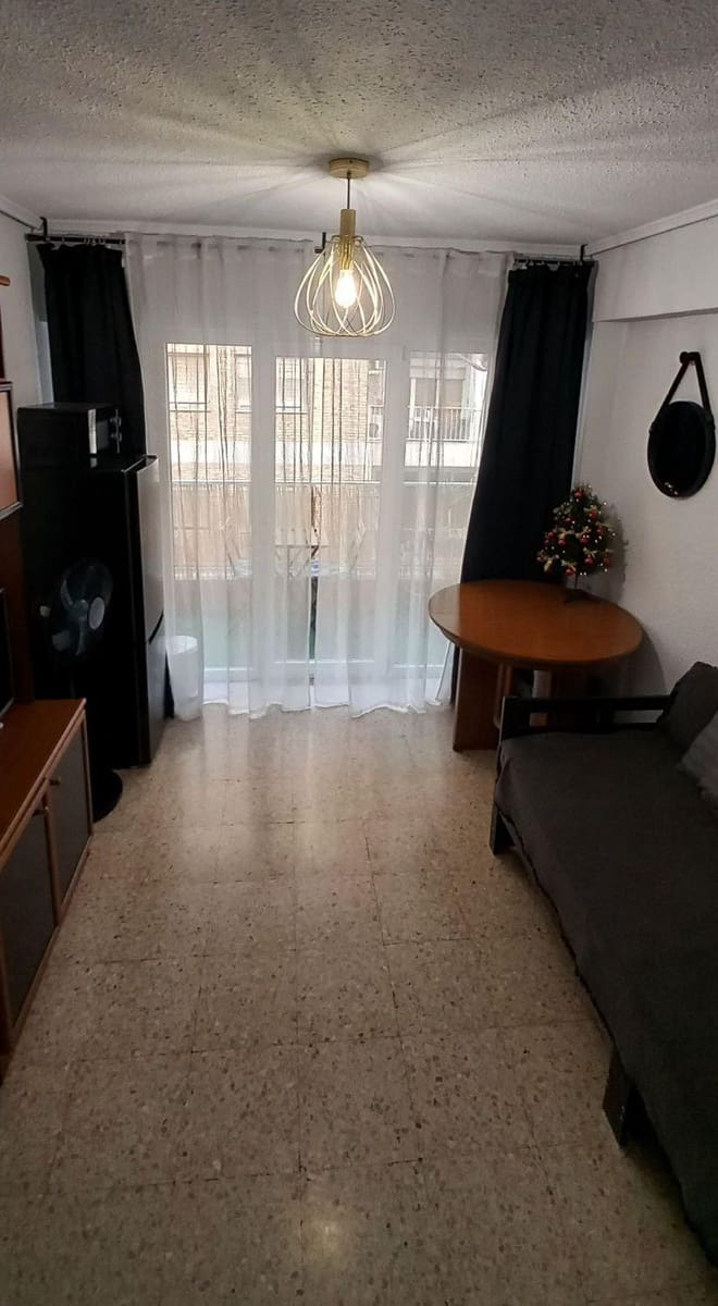 Piso de 3 habitaciones en Alicante / Alacant ciudad en venta - 149.900 € (Ref: 9741838)