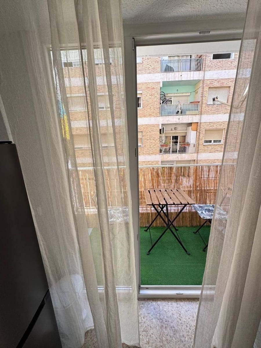 Piso de 3 habitaciones en Alicante / Alacant ciudad en venta - 149.900 € (Ref: 9741838)