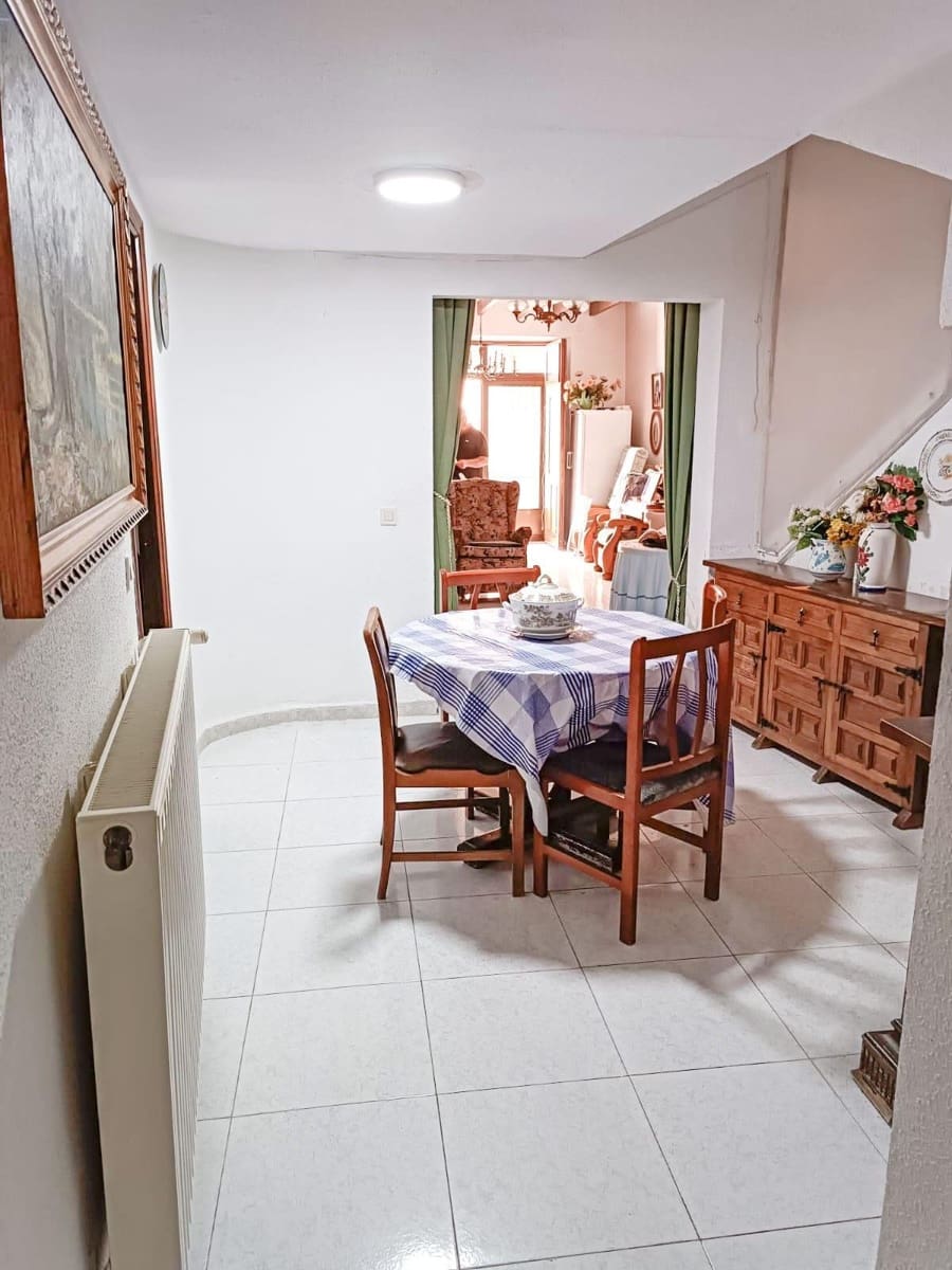 7 bedroom Townhouse for sale in Guadalest - € 210,000 (Ref: 9743162)