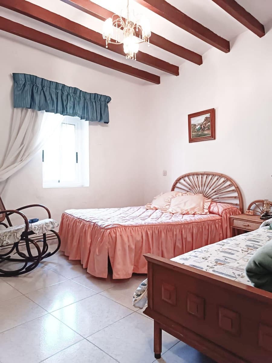 7 bedroom Townhouse for sale in Guadalest - € 210,000 (Ref: 9743162)