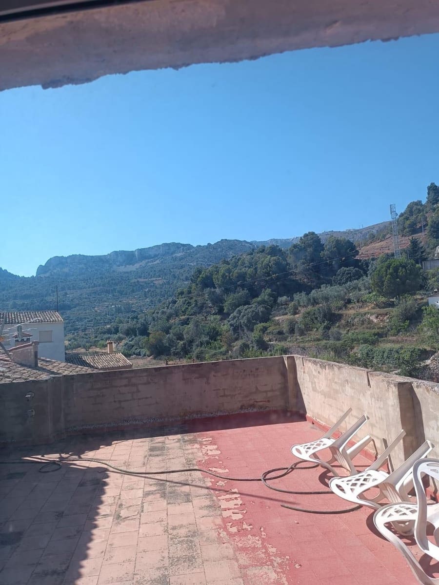 7 bedroom Townhouse for sale in Guadalest - € 210,000 (Ref: 9743162)