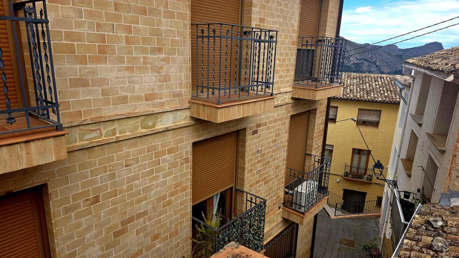 7 bedroom Townhouse for sale in Guadalest - € 210,000 (Ref: 9743162)