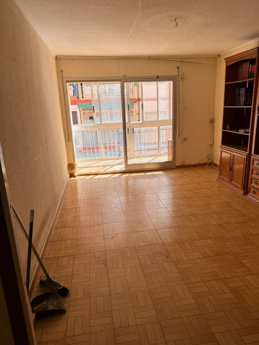3 quarto Apartamento para venda em Alicante cidade - 150 000 € (Ref: 9759072)