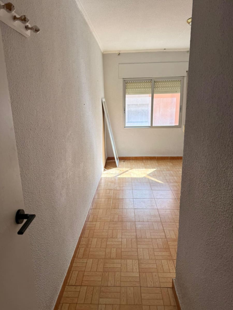 3 quarto Apartamento para venda em Alicante cidade - 150 000 € (Ref: 9759072)