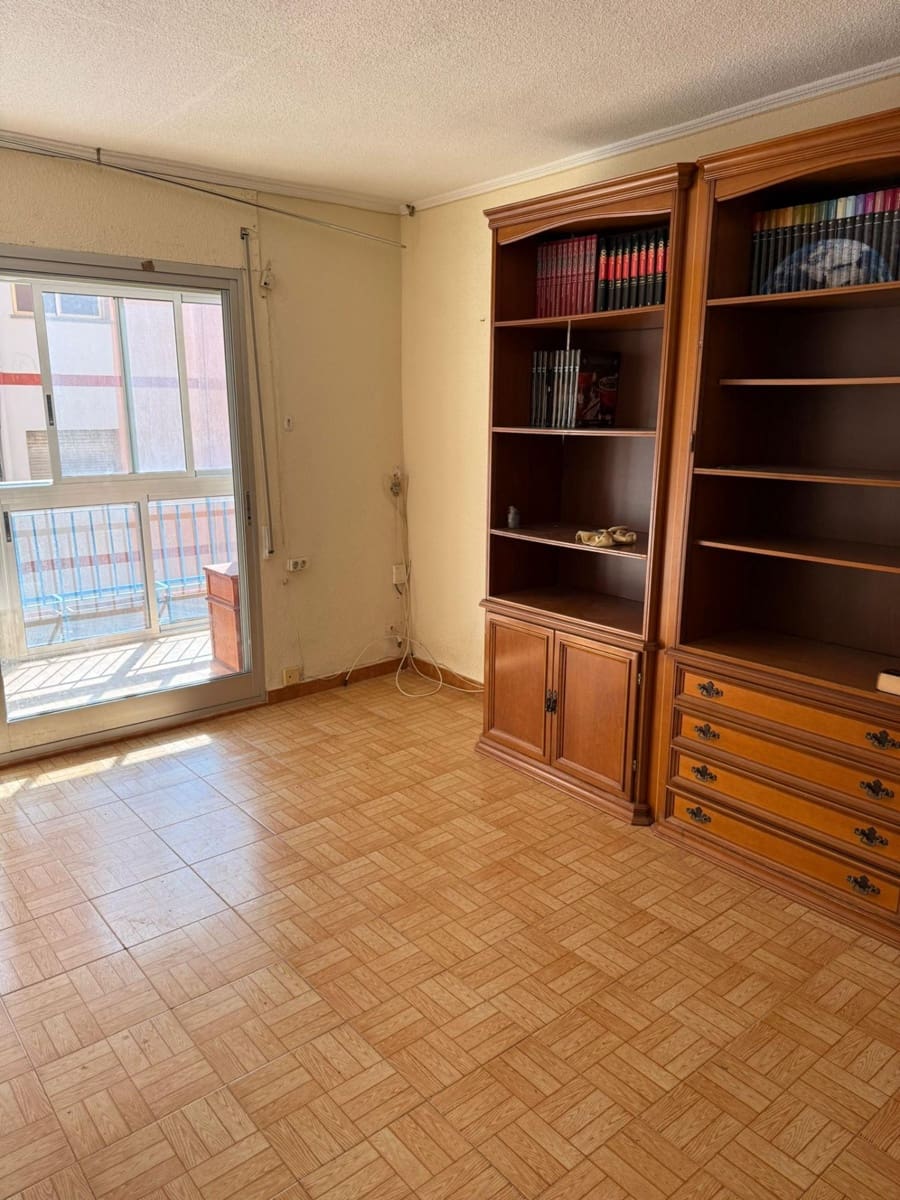 3 quarto Apartamento para venda em Alicante cidade - 150 000 € (Ref: 9759072)