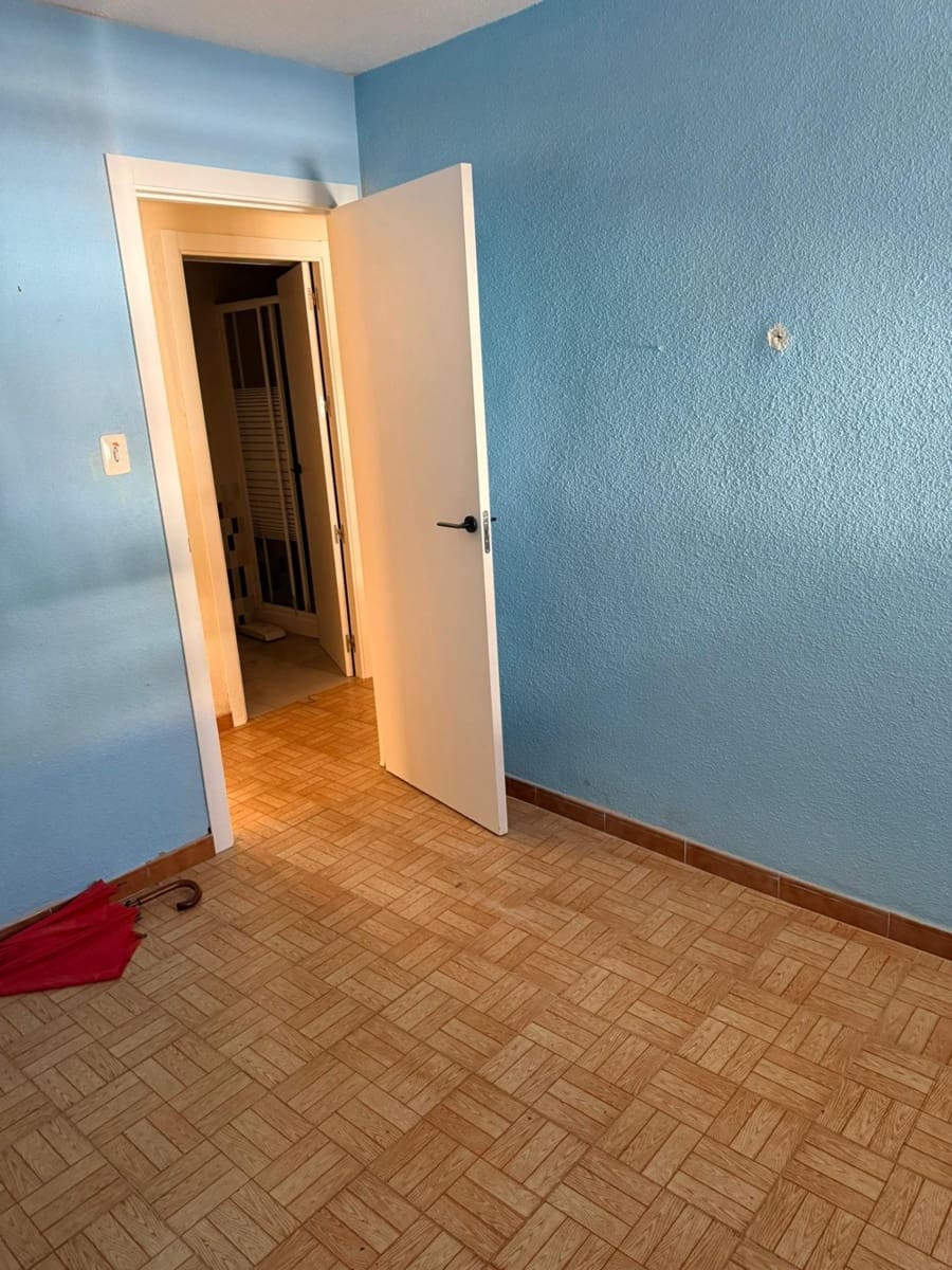 3 quarto Apartamento para venda em Alicante cidade - 150 000 € (Ref: 9759072)