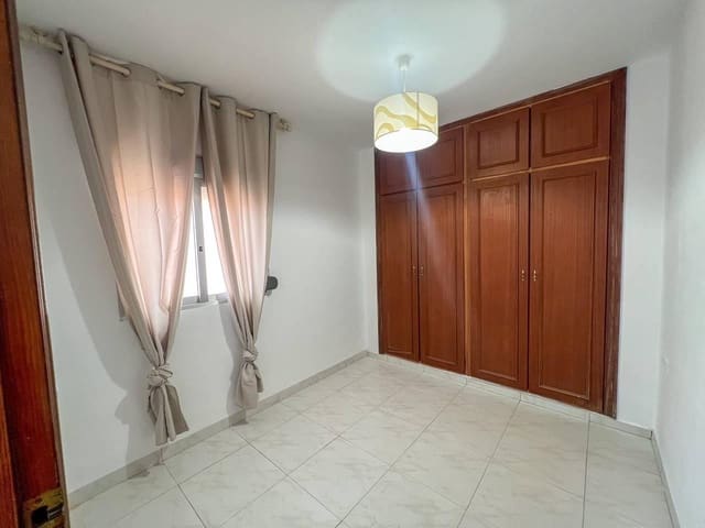 3 soverom Leilighet til leie i Torrent - € 900 (Ref: 9788501)