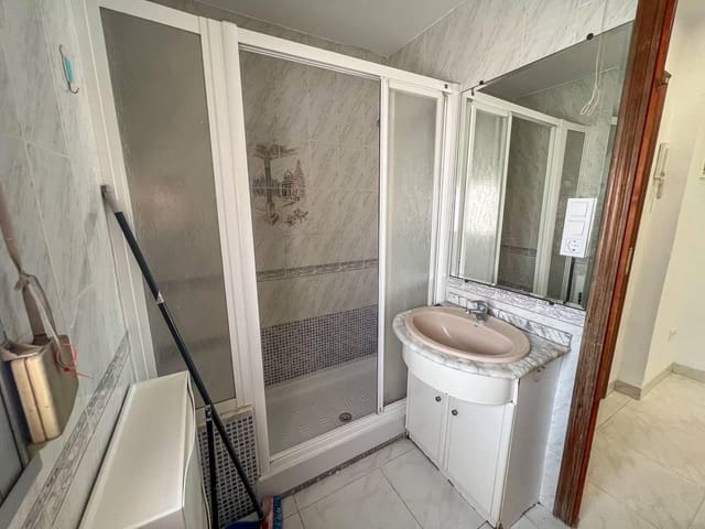 3 soverom Leilighet til leie i Torrent - € 900 (Ref: 9788501)