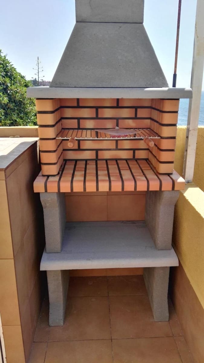 Villa/Maison Mitoyenne de 4 chambres à louer à El Campello avec piscine garage - 1 500 € (Ref: 9791154)