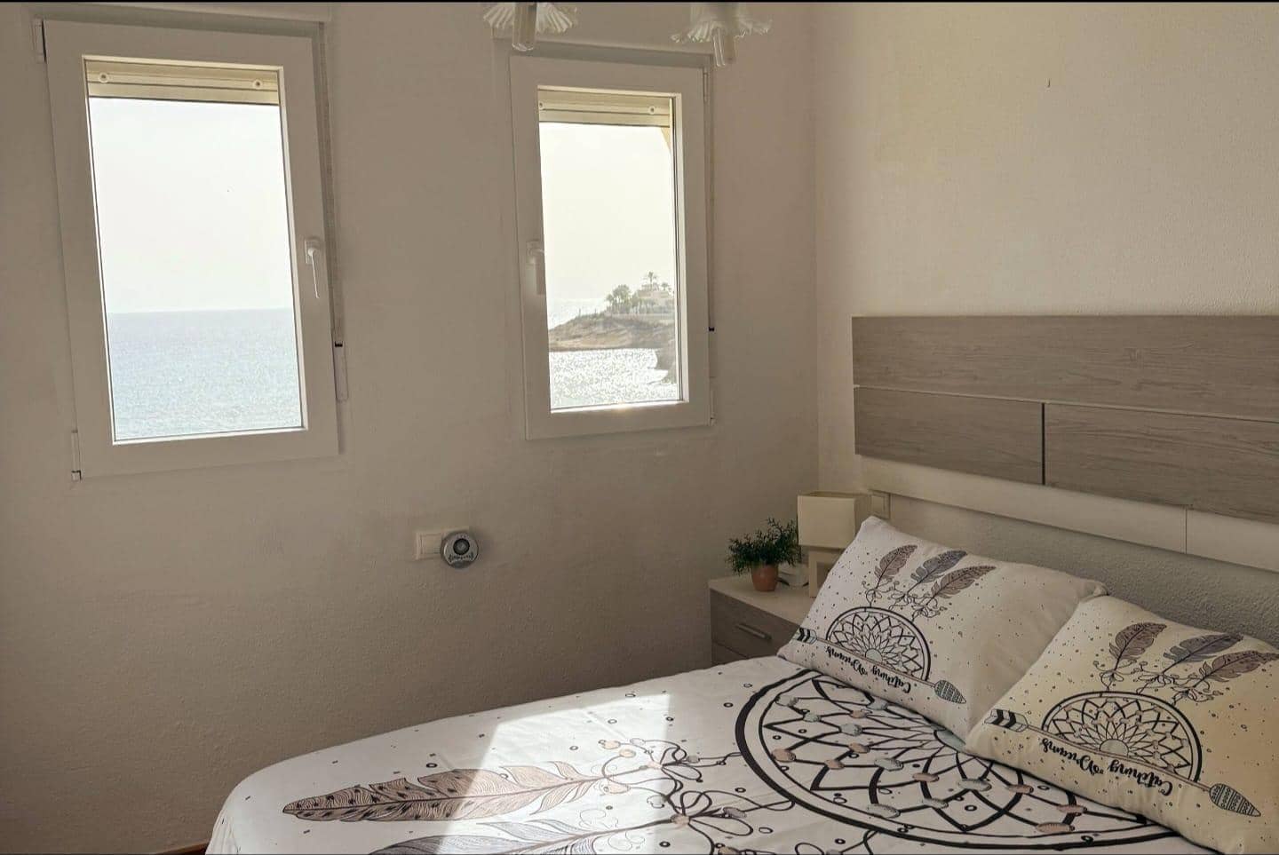 Villa/Maison Mitoyenne de 4 chambres à louer à El Campello avec piscine garage - 1 500 € (Ref: 9791154)