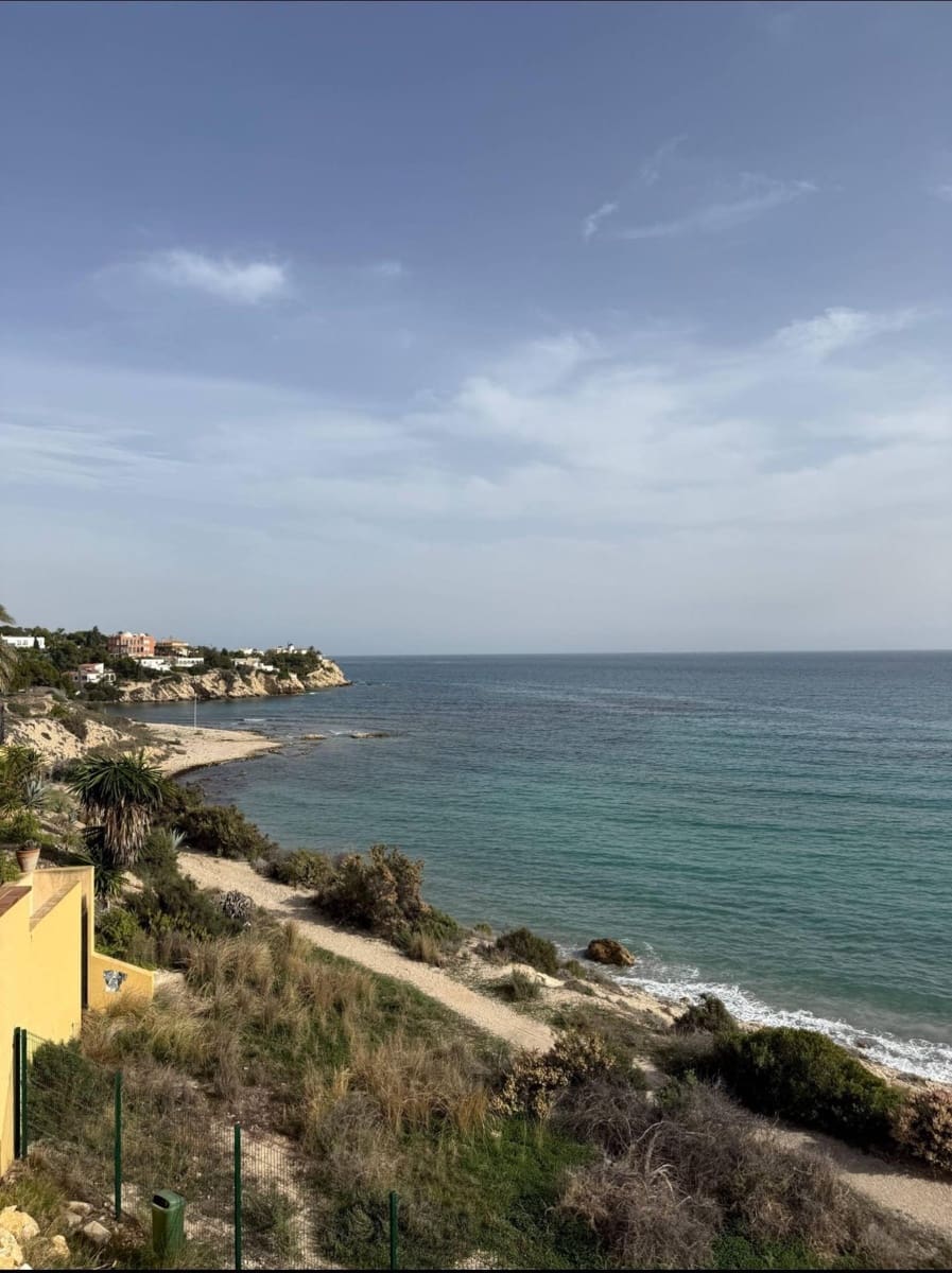 Villa/Maison Mitoyenne de 4 chambres à louer à El Campello avec piscine garage - 1 500 € (Ref: 9791154)