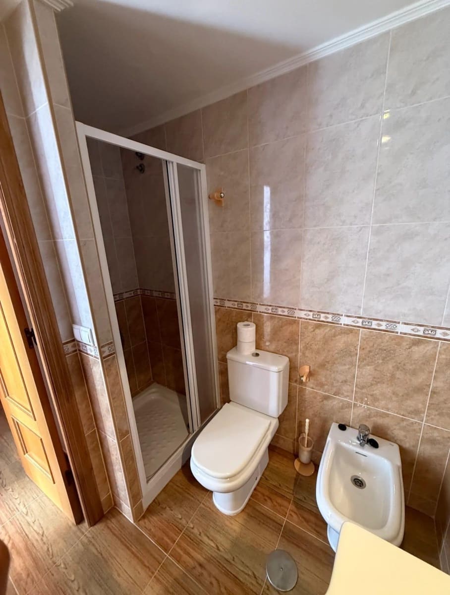 Villa/Maison Mitoyenne de 4 chambres à louer à El Campello avec piscine garage - 1 500 € (Ref: 9791154)