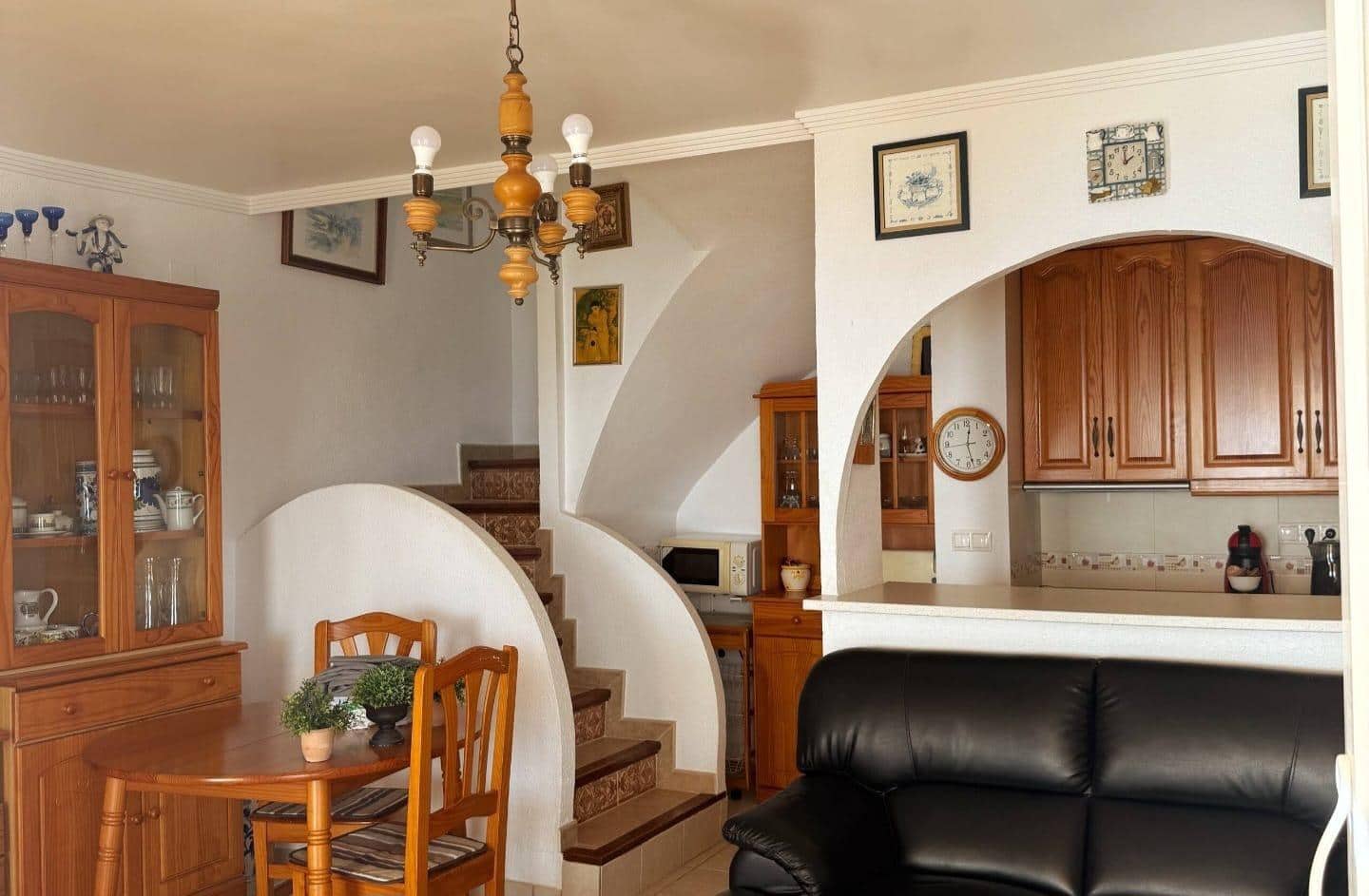 Villa/Maison Mitoyenne de 4 chambres à louer à El Campello avec piscine garage - 1 500 € (Ref: 9791154)