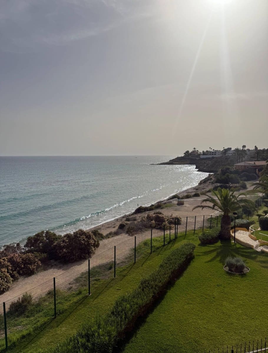 Villa/Maison Mitoyenne de 4 chambres à louer à El Campello avec piscine garage - 1 500 € (Ref: 9791154)