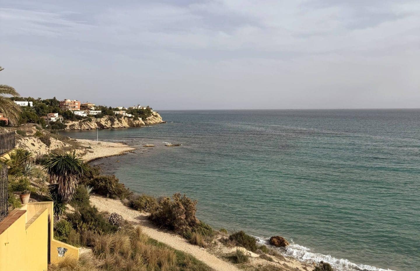 Villa/Maison Mitoyenne de 4 chambres à louer à El Campello avec piscine garage - 1 500 € (Ref: 9791154)