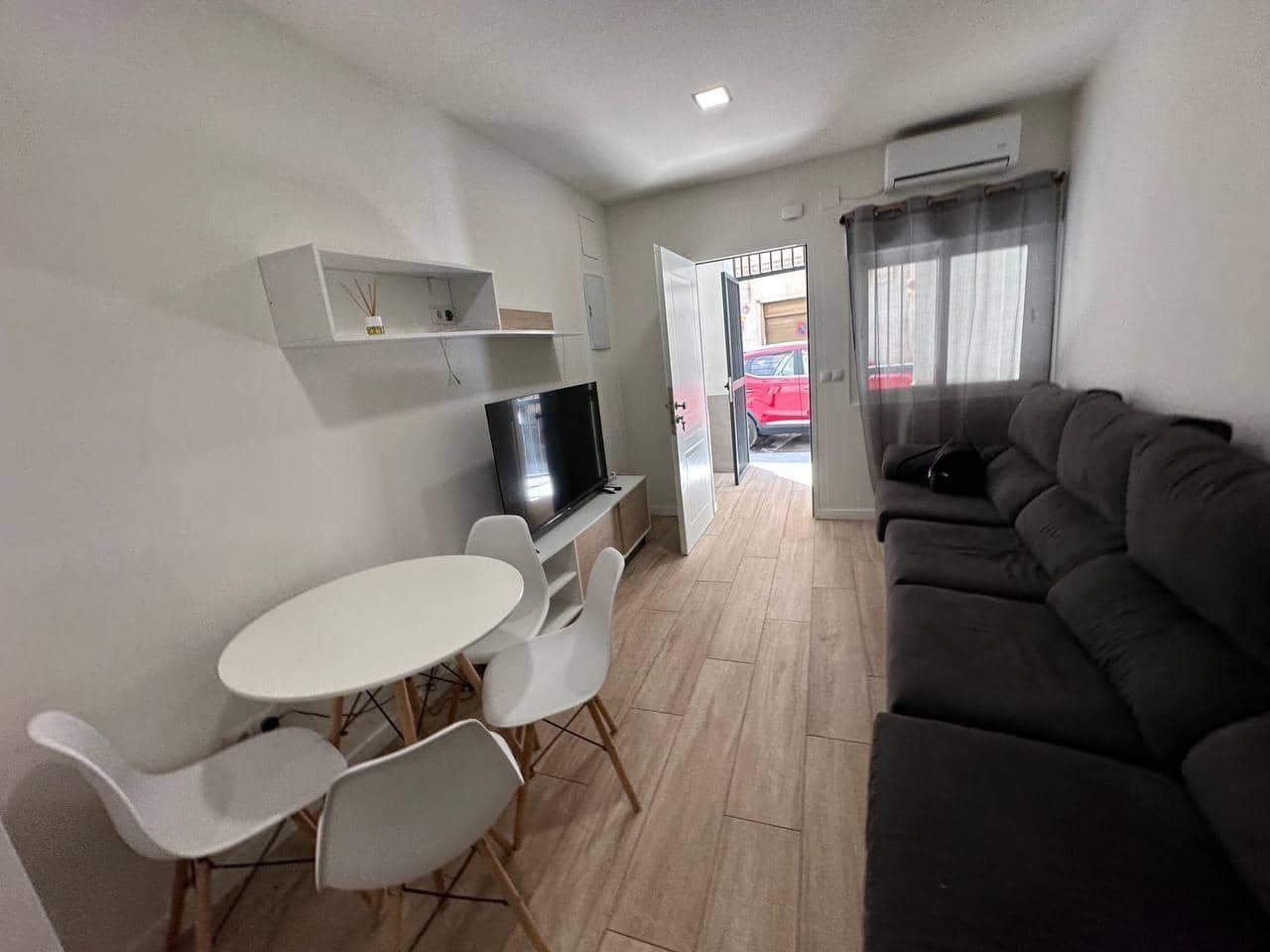 Appartement de 2 chambres à louer à Alicante ville - 1 250 € (Ref: 9791155)