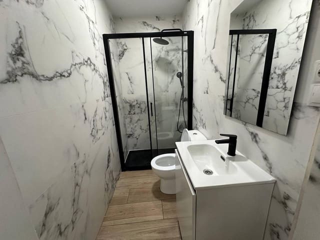 2 soveværelse Lejlighed til leje i Alicante by - € 1.250 (Ref: 9791155)