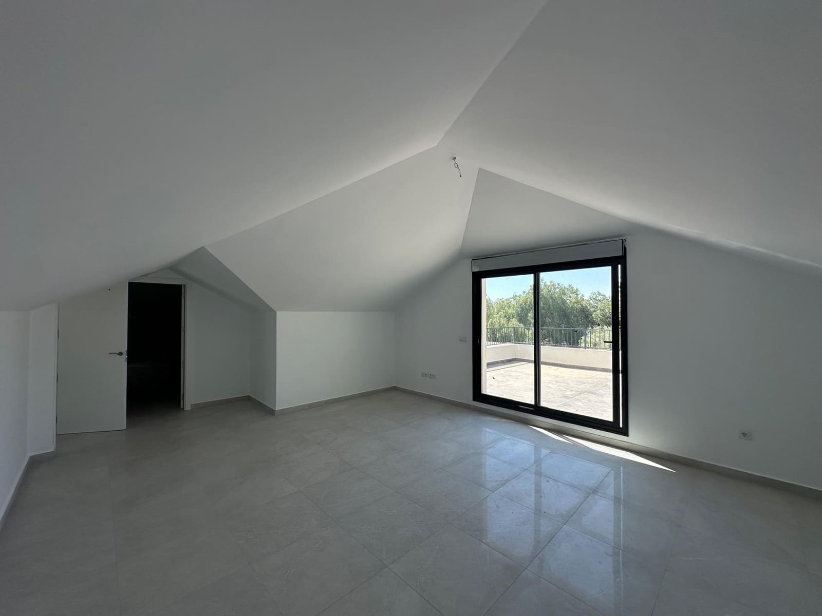 5 bedroom Villa for sale in San Vicente / Sant Vicent del Raspeig - € 590,000 (Ref: 9797234)