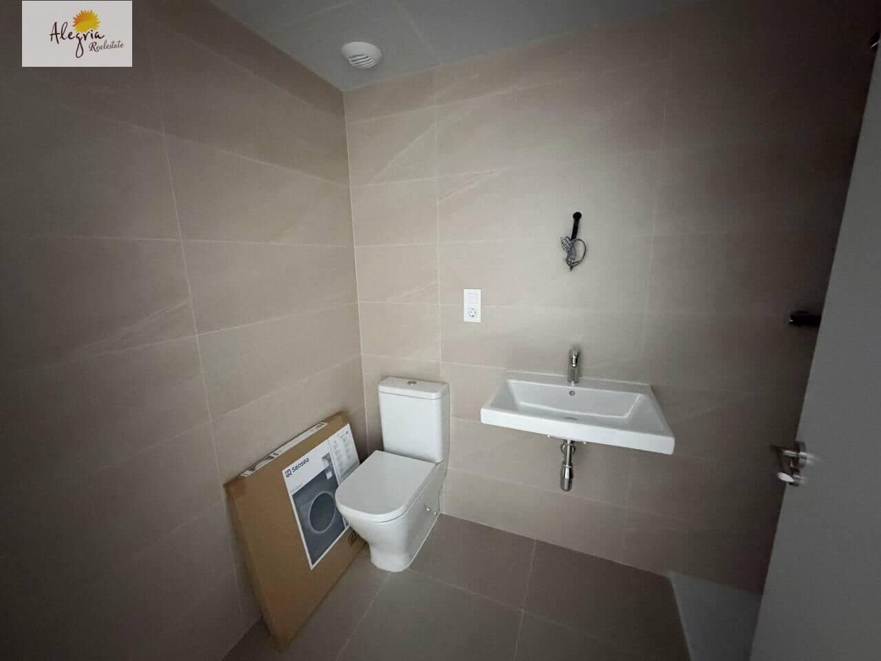 2 soverom Leilighet til leie i Valencia by - € 1 500 (Ref: 9804400)