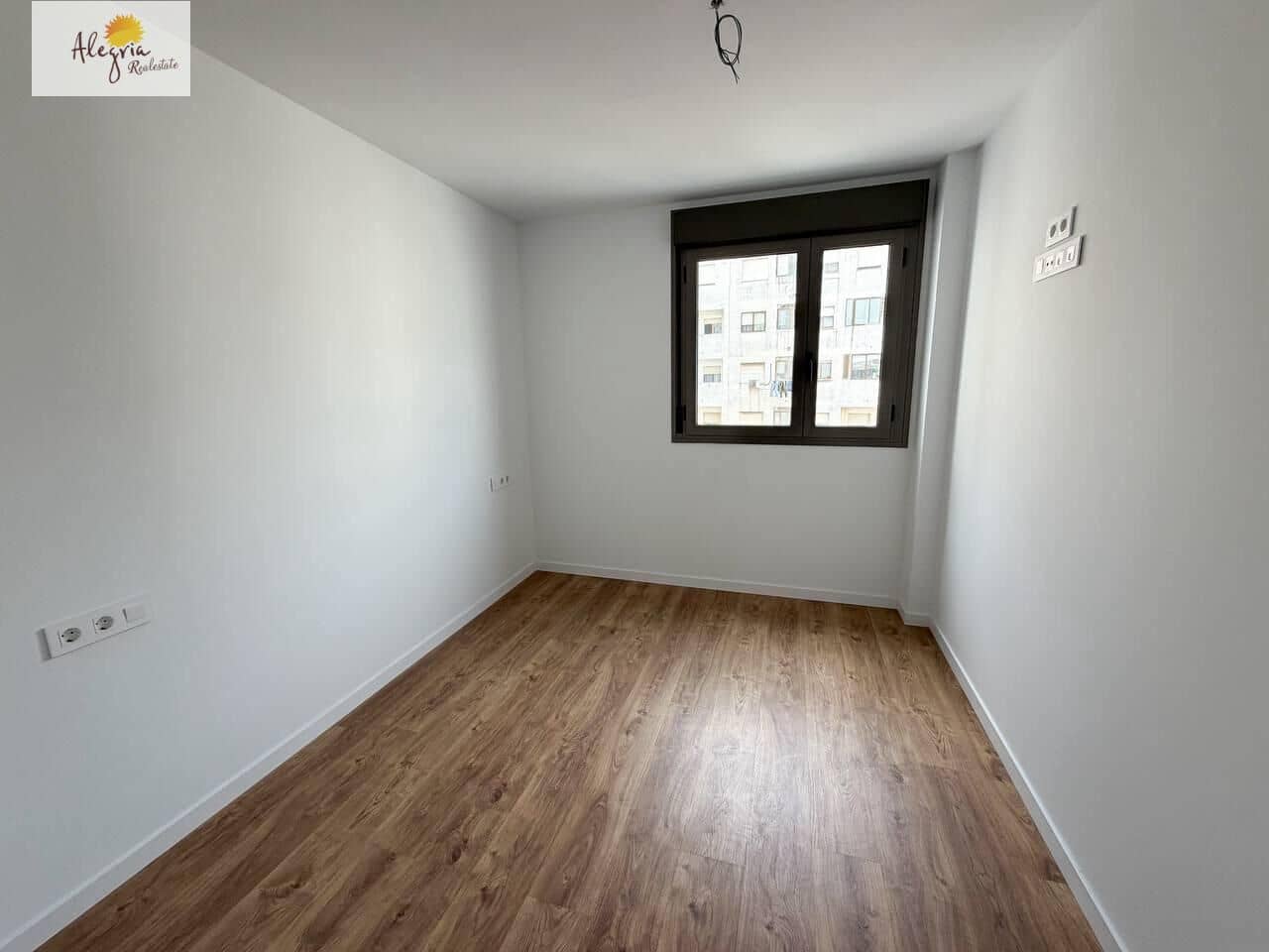 2 soverom Leilighet til leie i Valencia by - € 1 500 (Ref: 9804400)