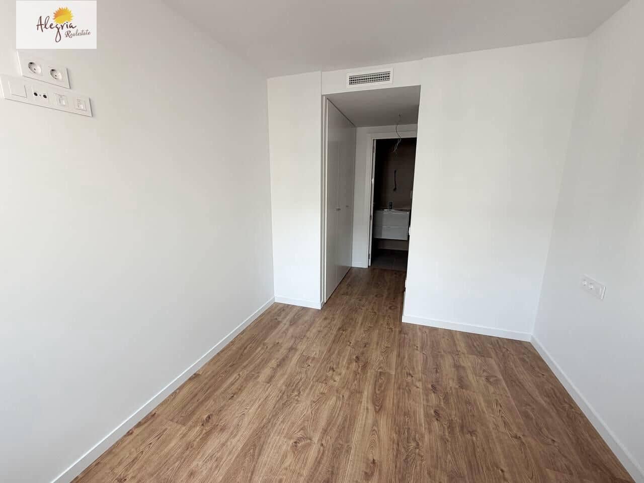 2 soverom Leilighet til leie i Valencia by - € 1 500 (Ref: 9804400)