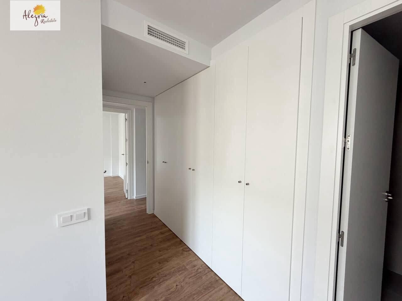 Apartamento de 3 habitaciones en València ciudad en alquiler - 1.700 € (Ref: 9804401)
