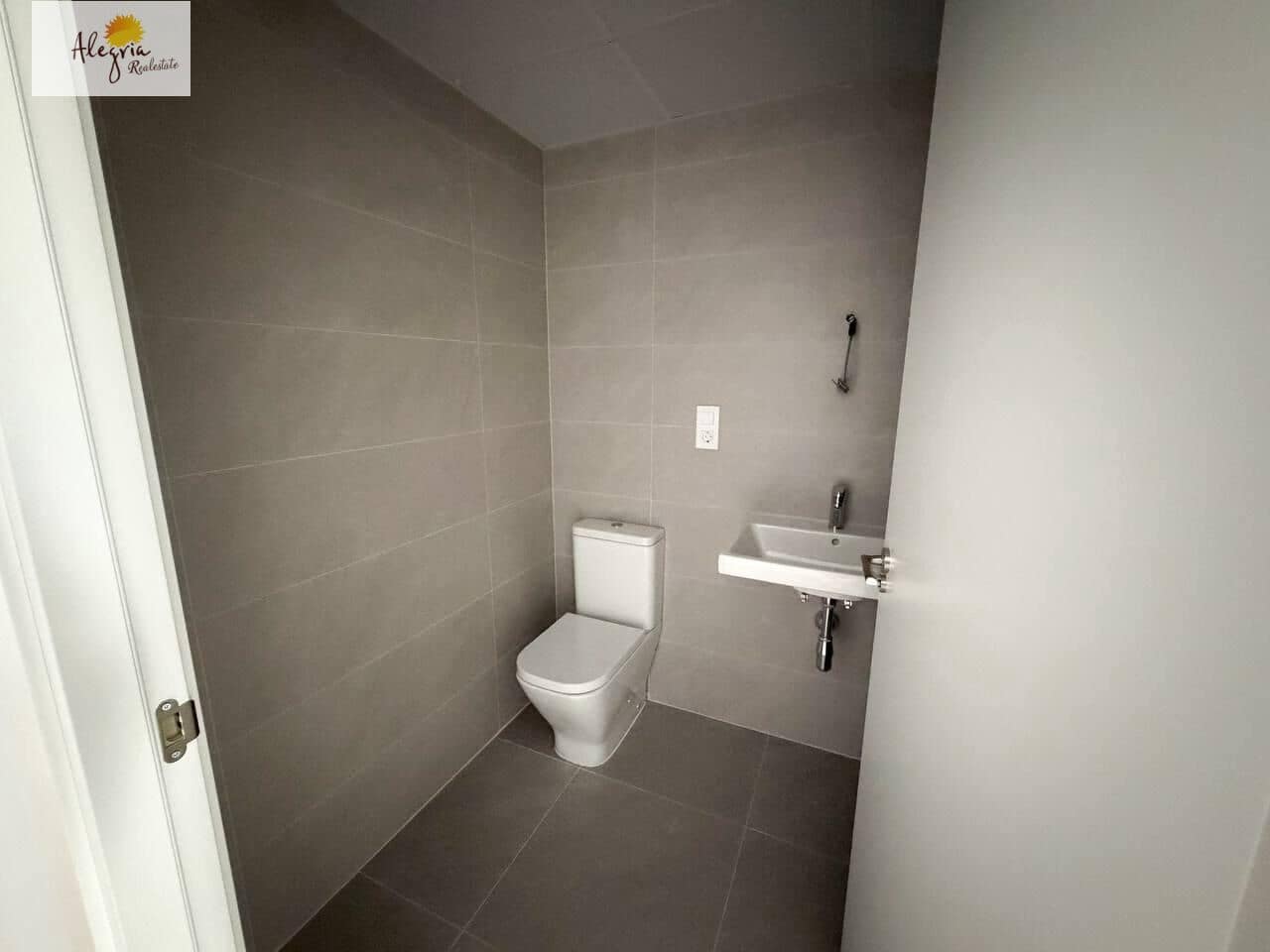 Apartamento de 3 habitaciones en València ciudad en alquiler - 1.700 € (Ref: 9804401)