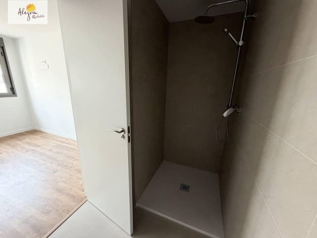 Apartamento de 3 habitaciones en València ciudad en alquiler - 1.700 € (Ref: 9804401)