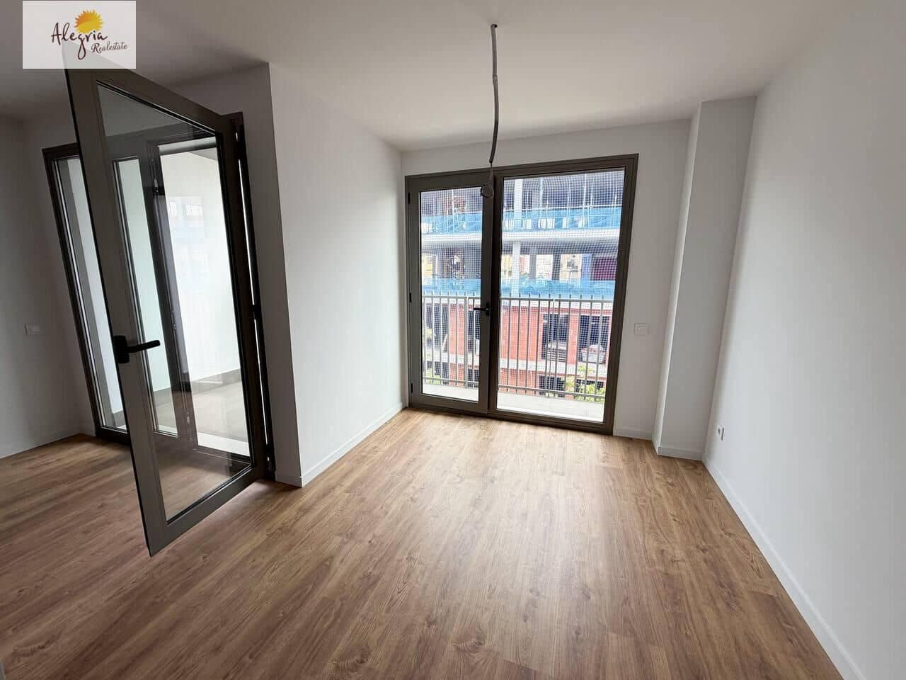 Apartamento de 3 habitaciones en València ciudad en alquiler - 1.700 € (Ref: 9804401)