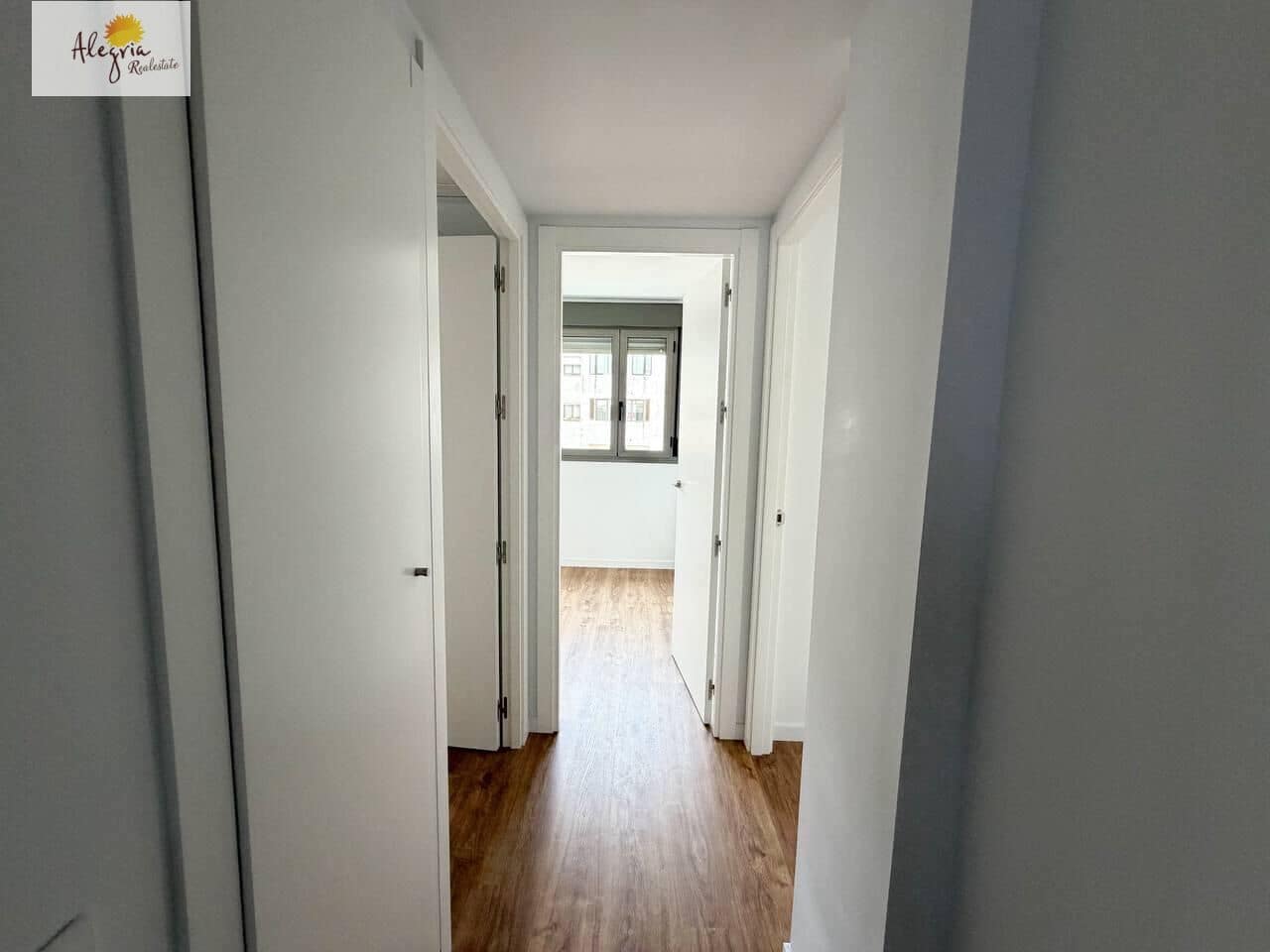 Apartamento de 3 habitaciones en València ciudad en alquiler - 1.700 € (Ref: 9804401)