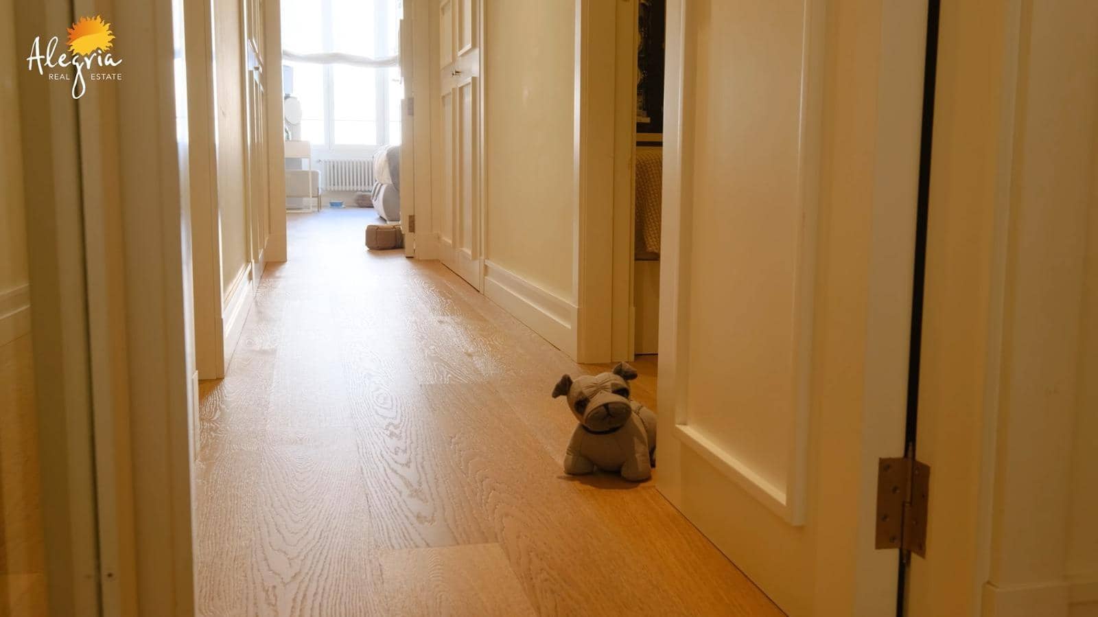 3 bedroom Apartment for sale in Valencia city - € 870,000 (Ref: 9806560)