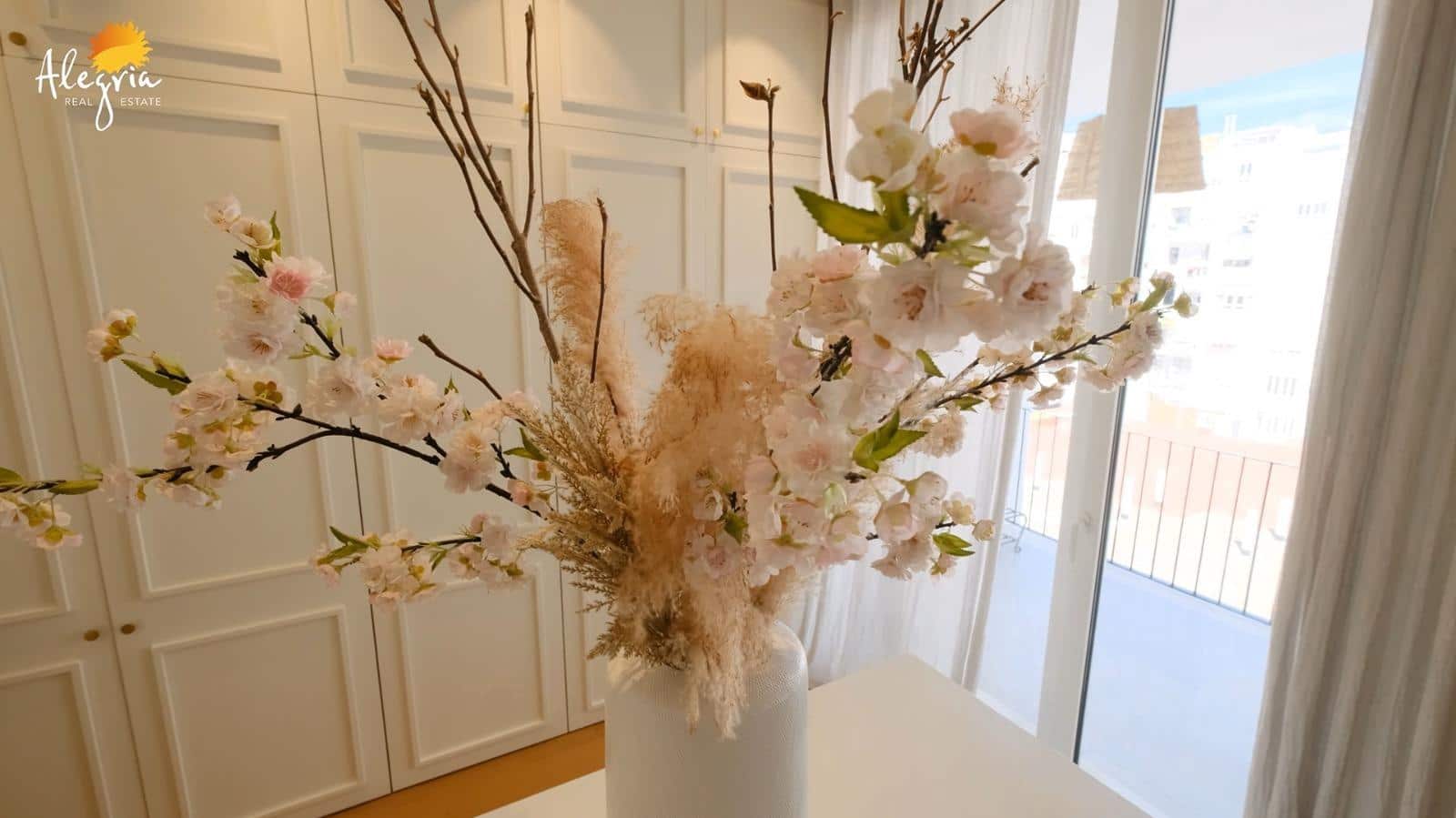 3 bedroom Apartment for sale in Valencia city - € 870,000 (Ref: 9806560)