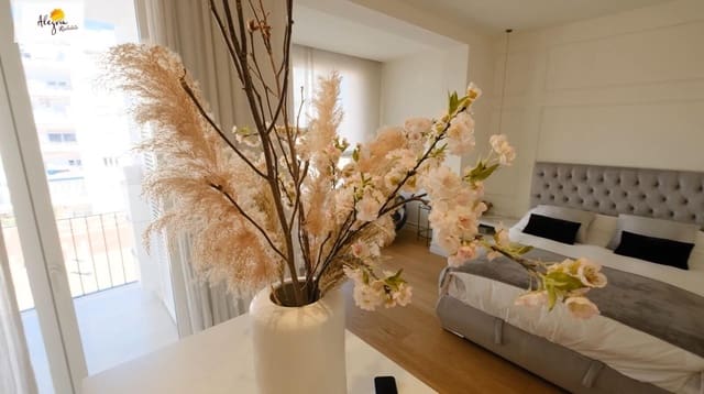 3 soveværelse Lejlighed til salg i La Gran Via, Valencia by - € 870.000 (Ref: 9806560)
