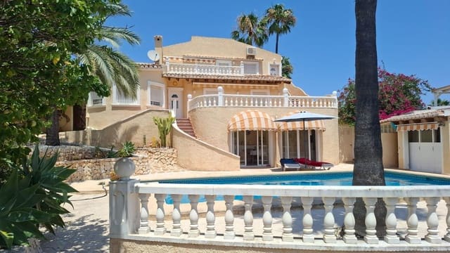 Chalet de 3 habitaciones en Benissa en venta con piscina garaje - 785.000 € (Ref: 9806564)