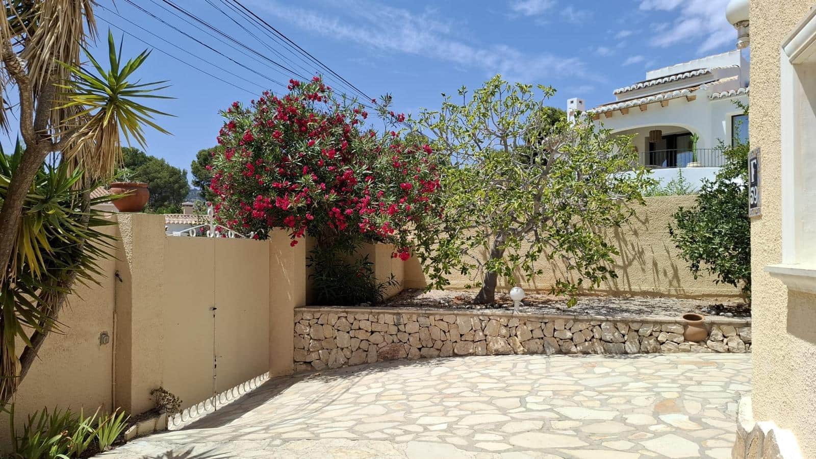 Chalet de 3 habitaciones en Benissa en venta con piscina garaje - 785.000 € (Ref: 9806564)
