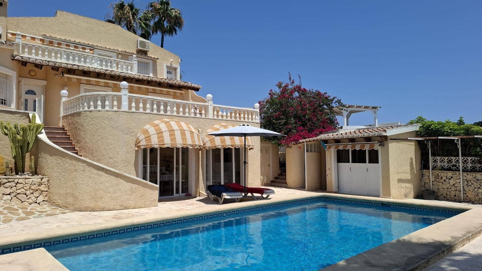 Chalet de 3 habitaciones en Benissa en venta con piscina garaje - 785.000 € (Ref: 9806564)