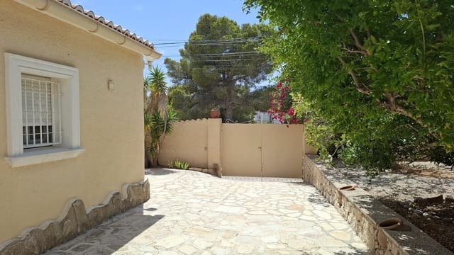 Chalet de 3 habitaciones en Benissa en venta con piscina garaje - 785.000 € (Ref: 9806564)