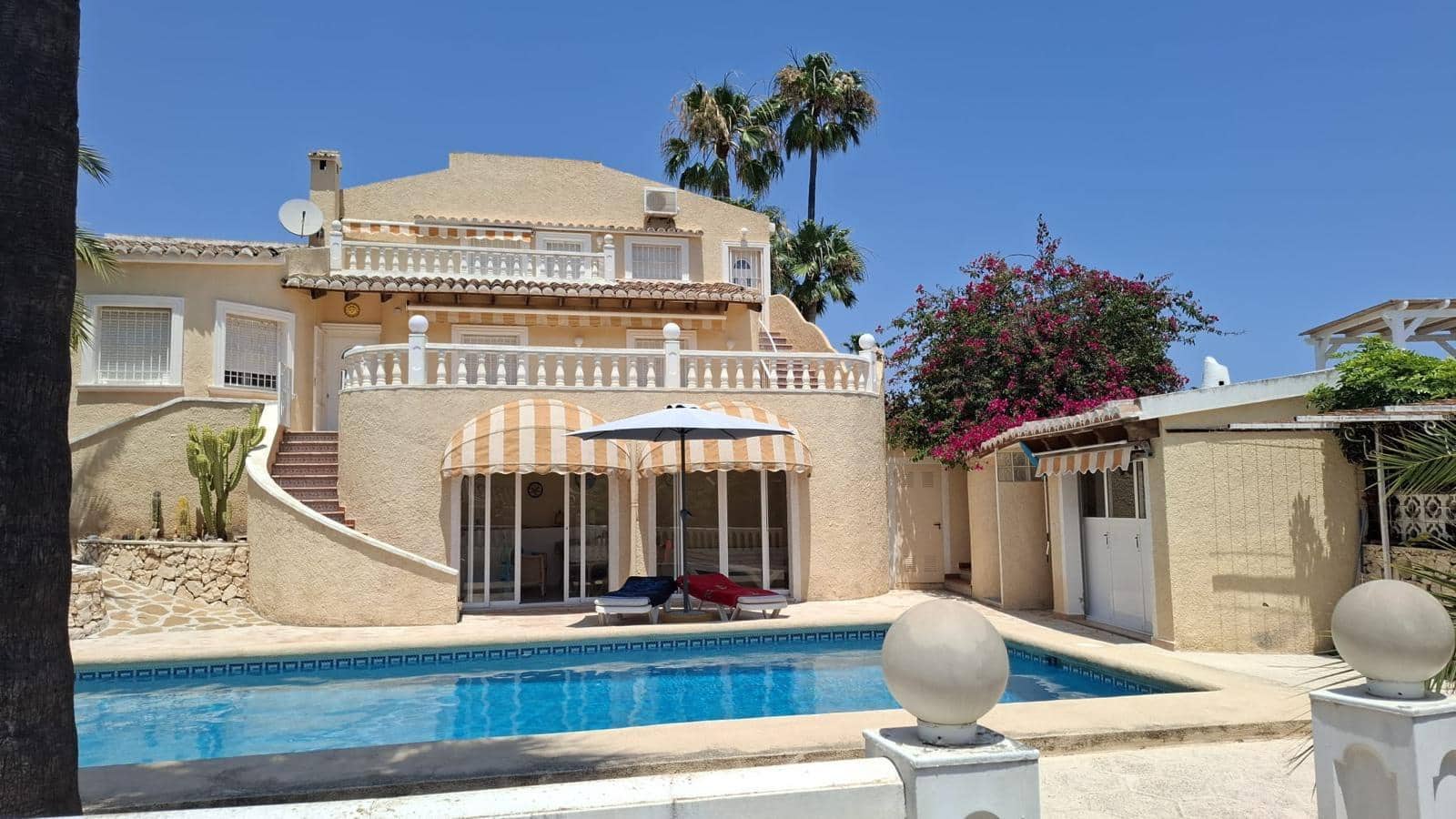 Chalet de 3 habitaciones en Benissa en venta con piscina garaje - 785.000 € (Ref: 9806564)