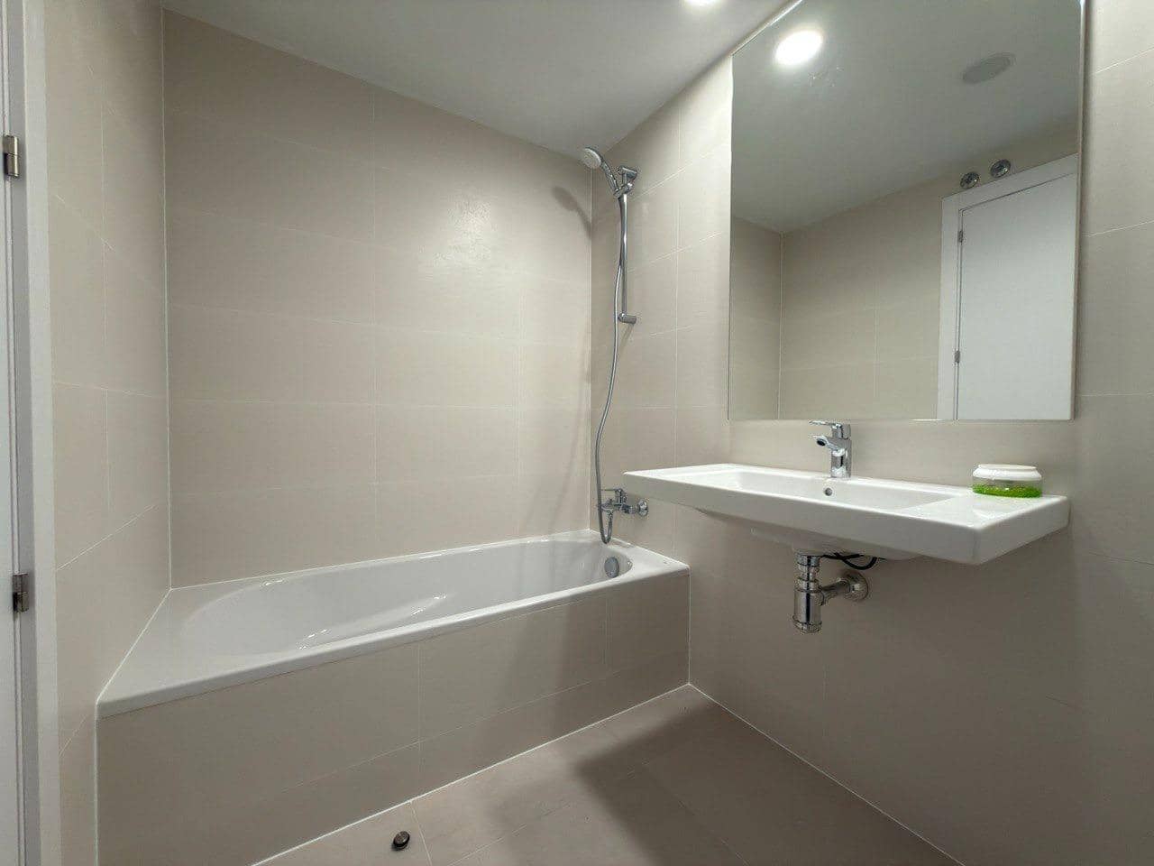 3 bedroom Apartment for sale in Alicante / Alacant city with garage - € 519,000 (Ref: 9814376)
