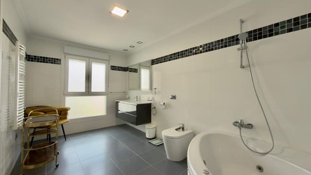 4 sypialnia Penthouse na sprzedaż w La Villajoyosa / Vila Joiosa z basenem - 1 080 000 € (Ref: 9817990)