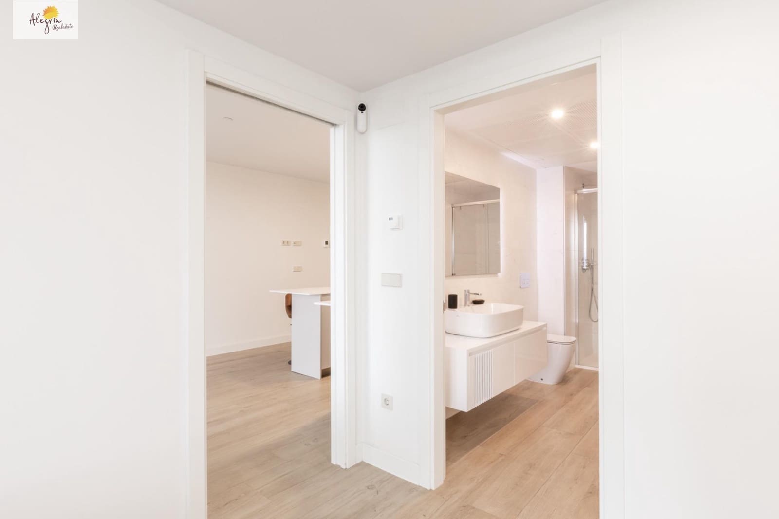 1 sypialnia Apartament do wynajęcia w Miasto Walencja z basenem garażem - 1 900 € (Ref: 9823015)