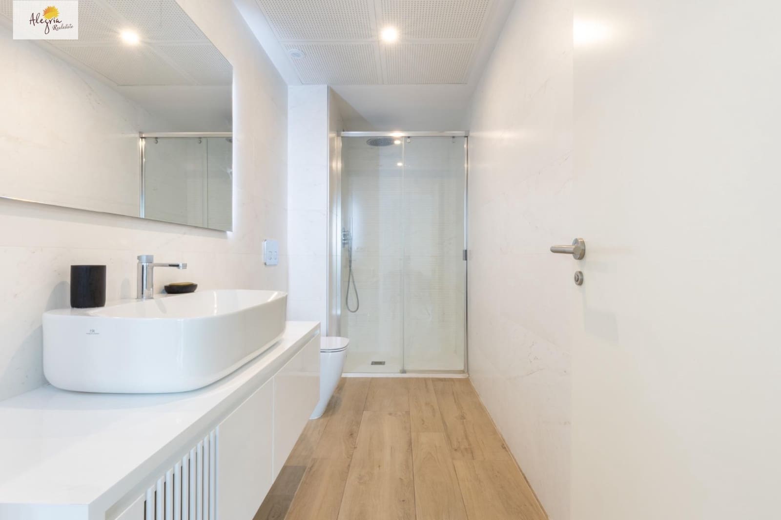 1 sypialnia Apartament do wynajęcia w Miasto Walencja z basenem garażem - 1 900 € (Ref: 9823015)