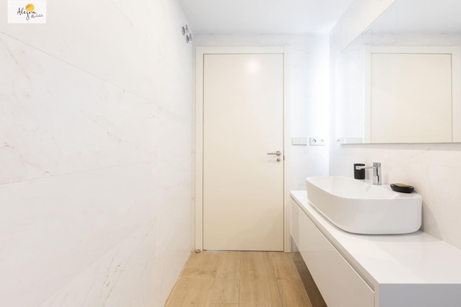 1 sypialnia Apartament do wynajęcia w Miasto Walencja z basenem garażem - 1 900 € (Ref: 9823015)